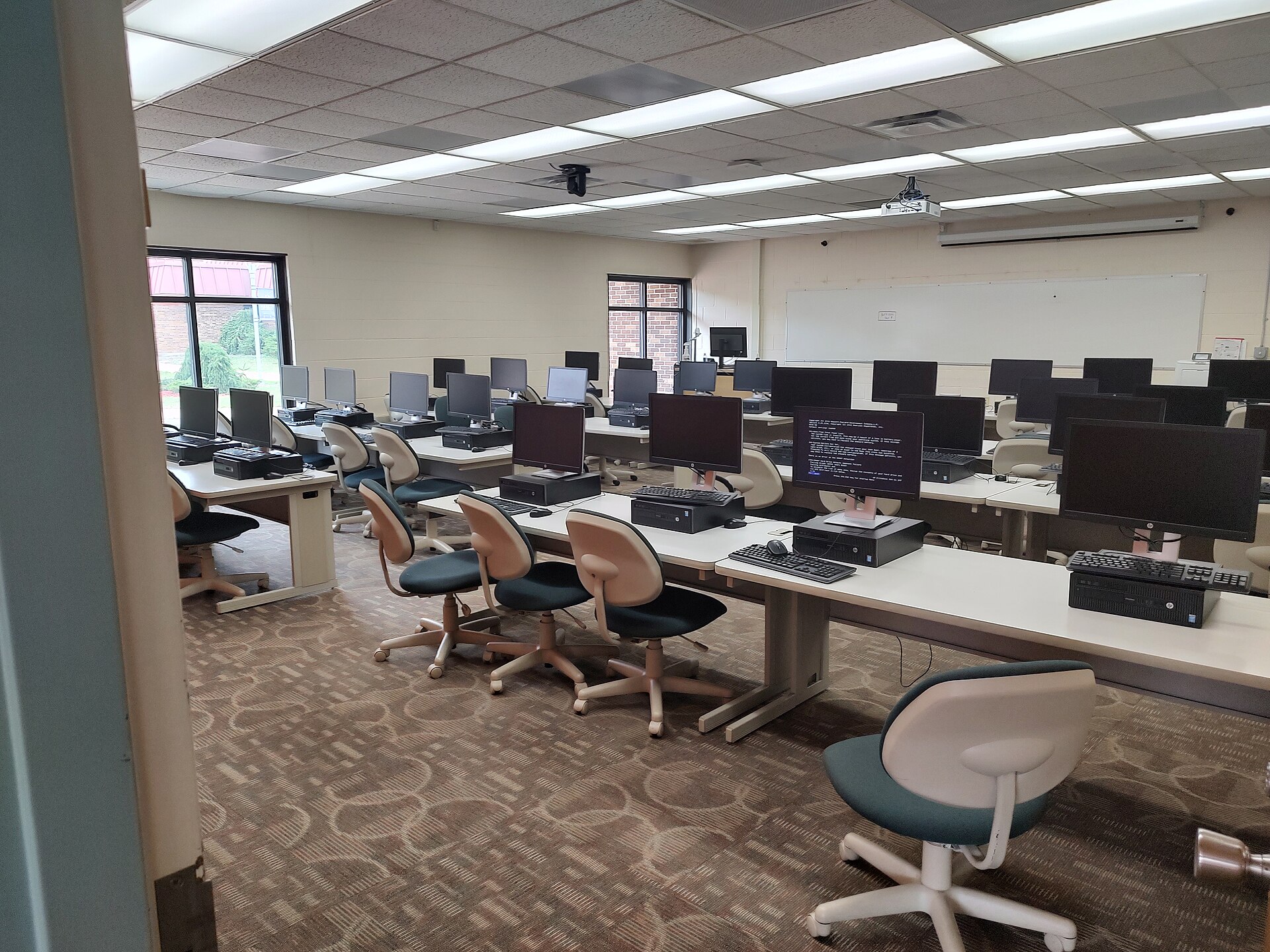 Aula de informática de Baraboo, según el repositorio. Referencia externa de un entorno de aprendizaje.